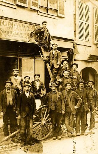 Photo des premiers Ouvriers Couvreurs de l'UDOC